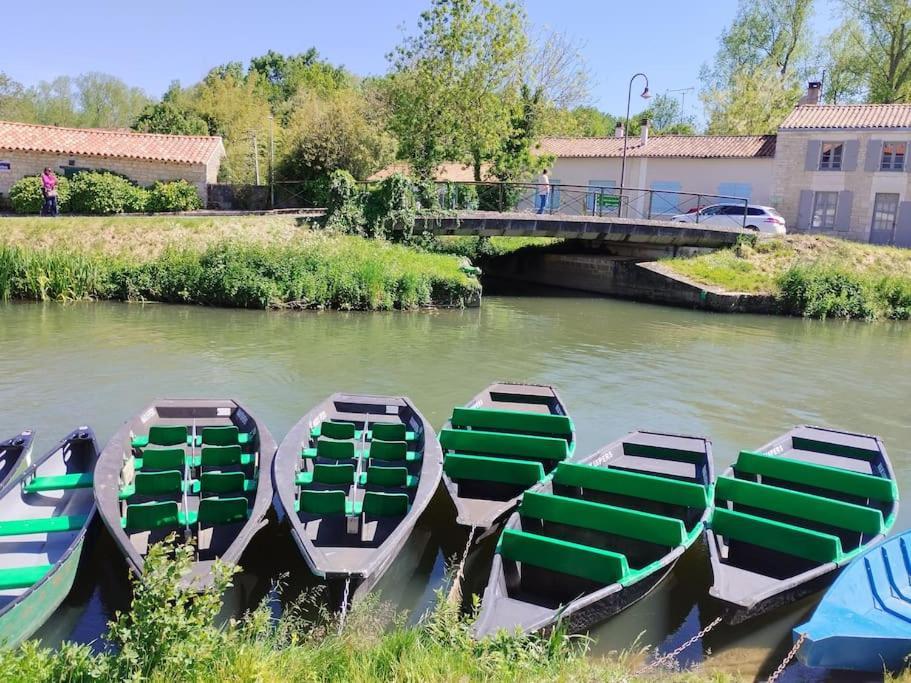 Gite Le Vieux Moulin Sansais Exterior photo